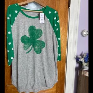 2X  Clover Leaf Lucky charm. Green gray